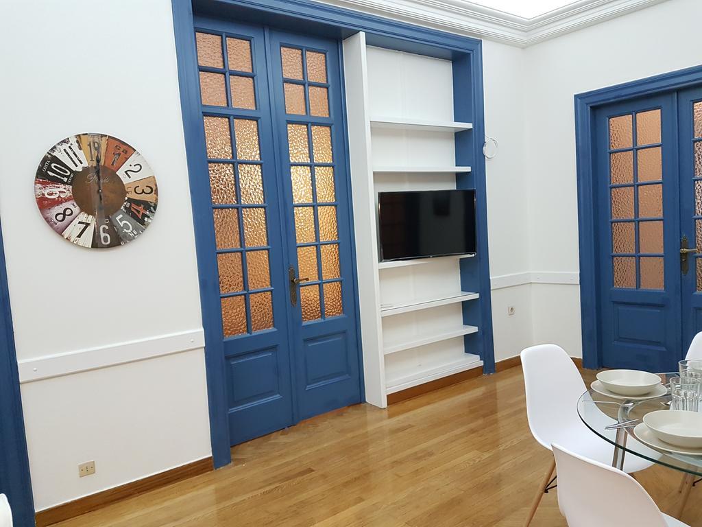 Errathens Aegean Apartment - Athens Center, 5 Bd, 2 Bath Екстер'єр фото